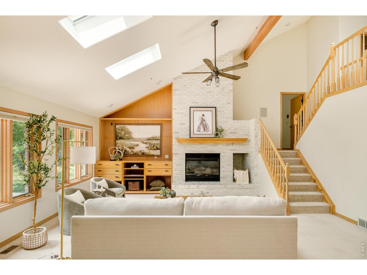 1127 Juniper Ave