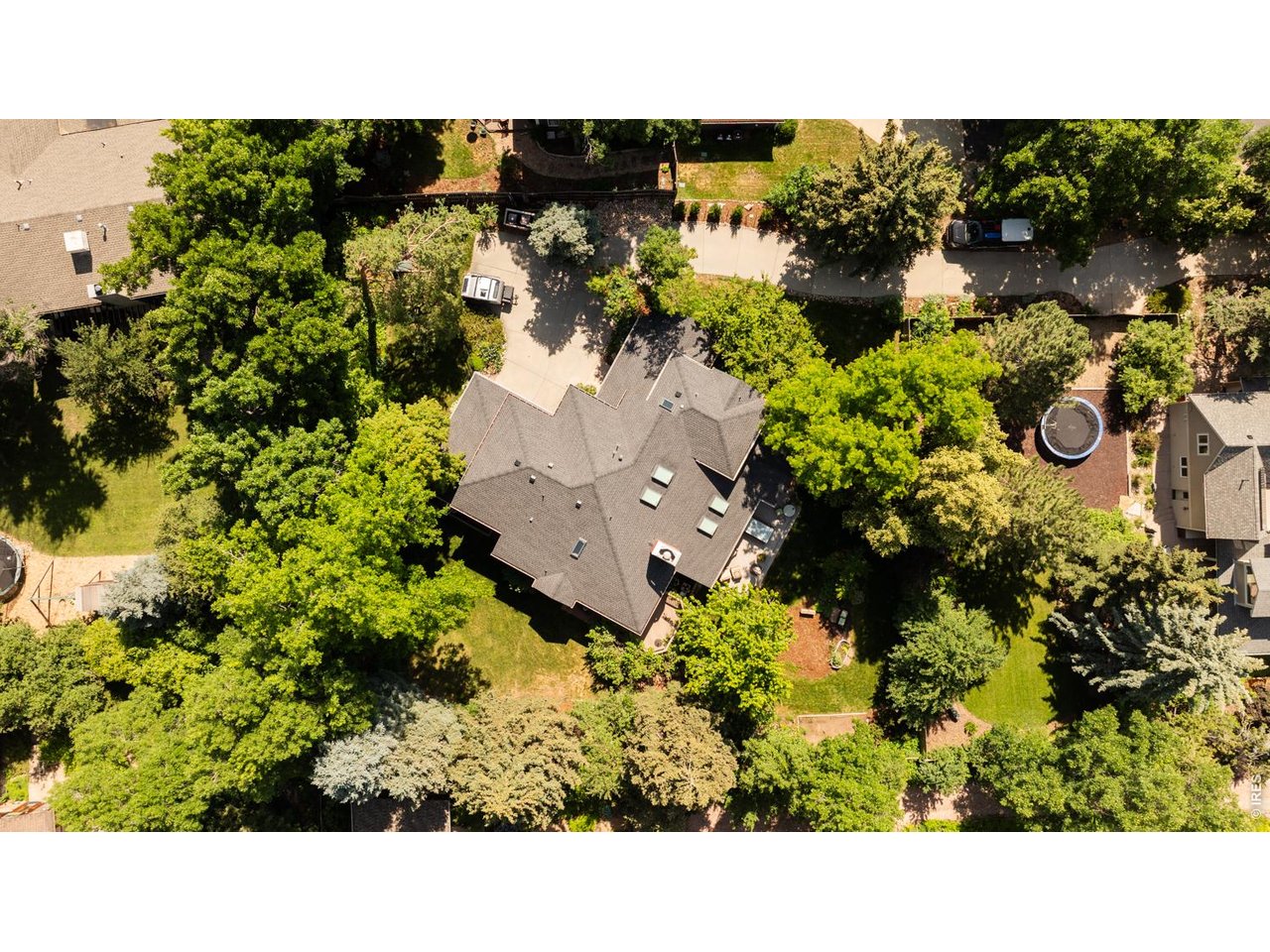 1127 Juniper Ave