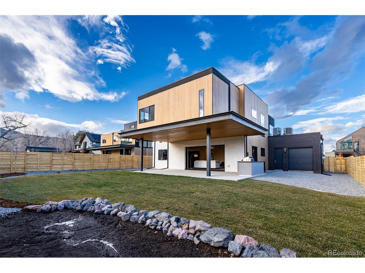 2126 Vine Ave