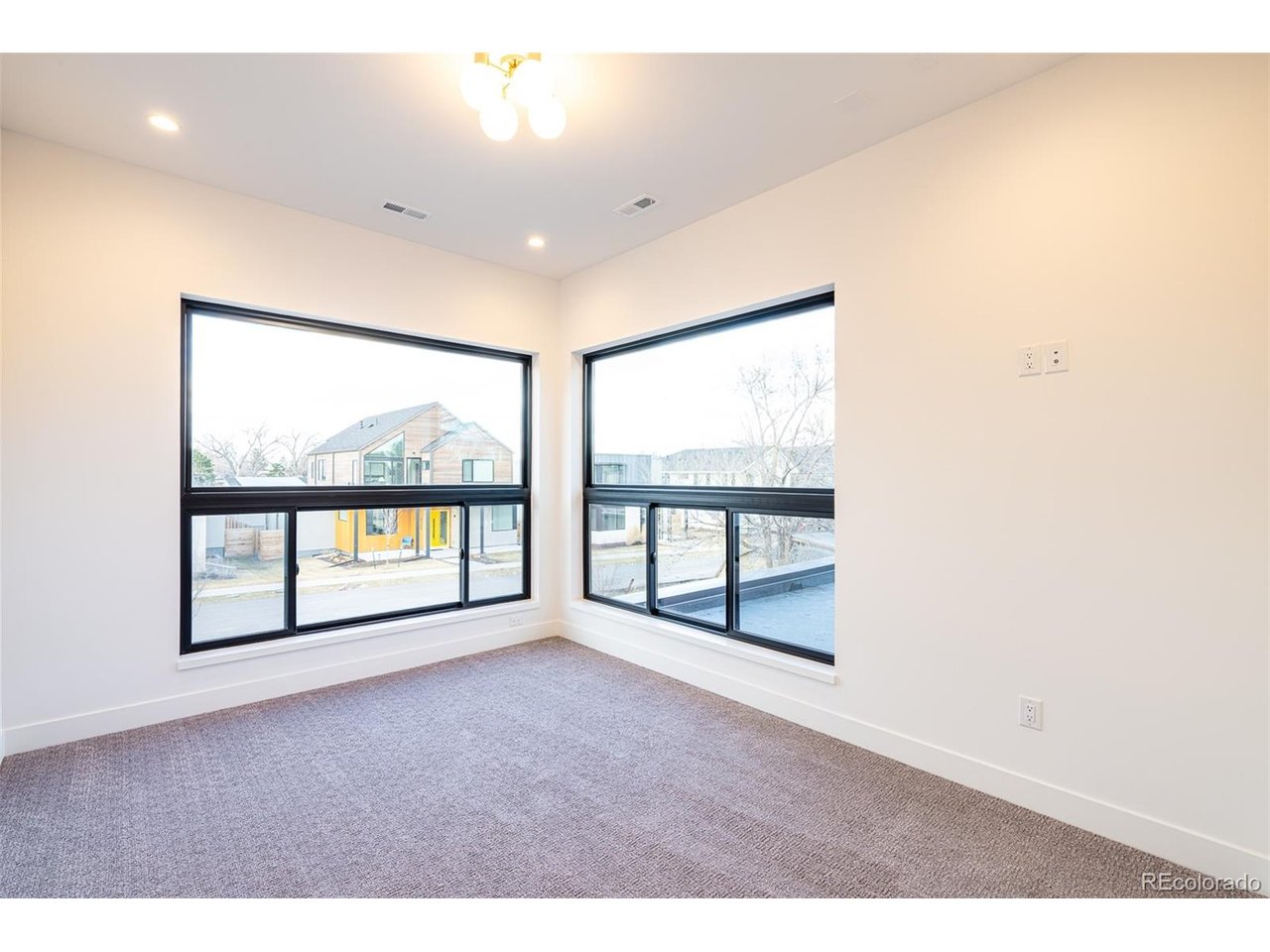 2126 Vine Ave