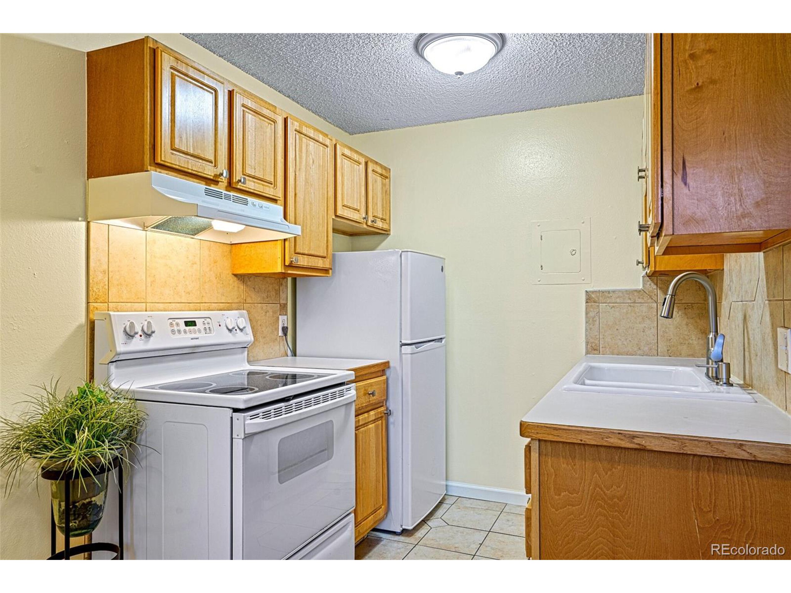 3303 Madison Ave T209