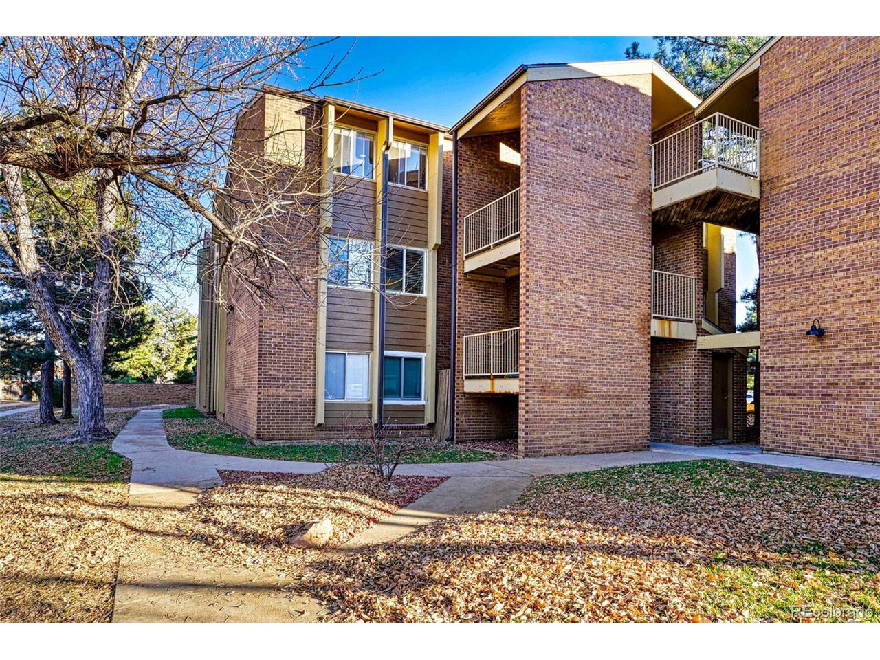 3303 Madison Ave T209