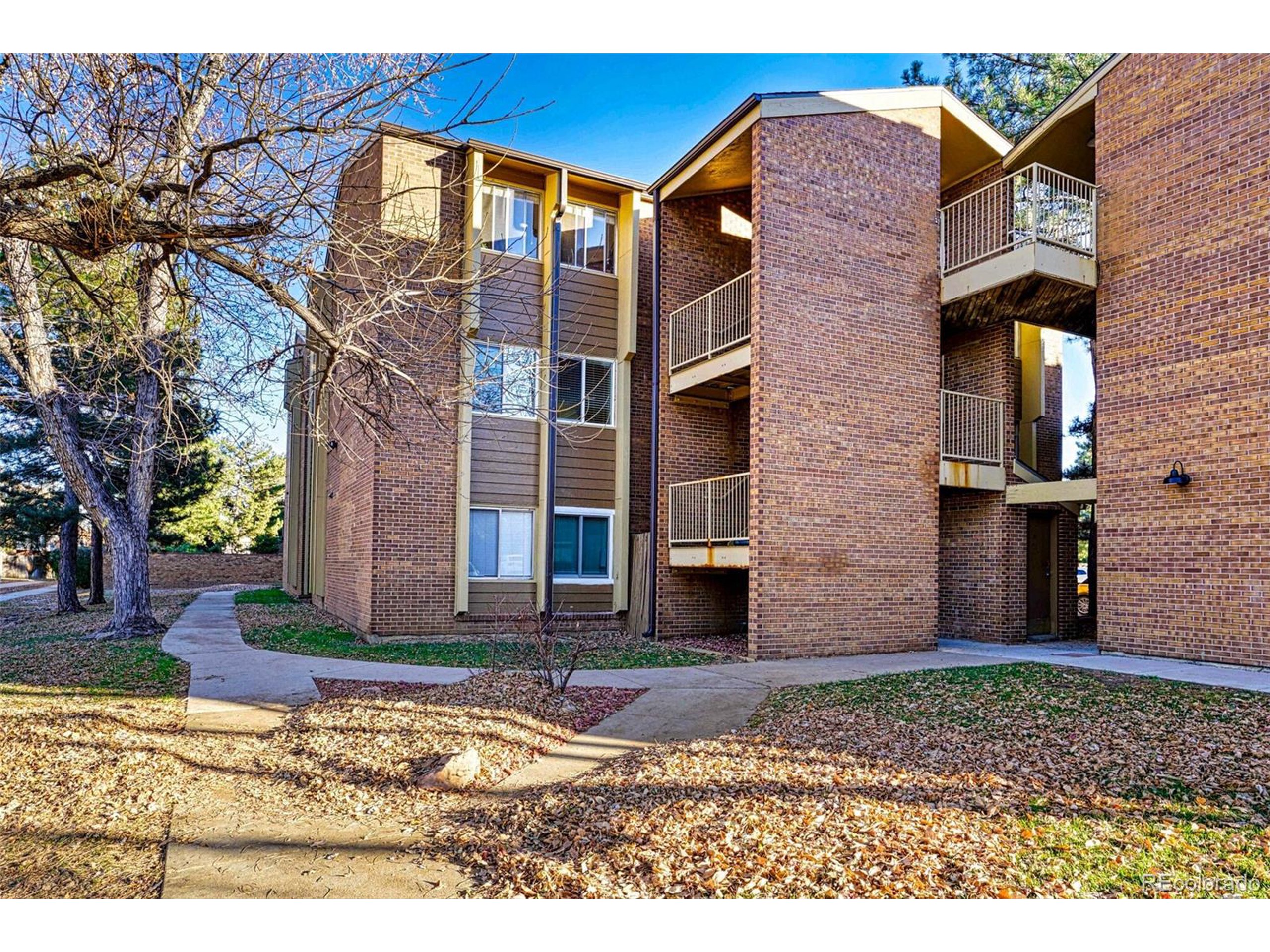 3303 Madison Ave T209