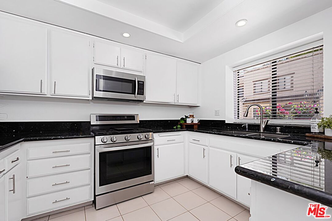 4365 Mclaughlin Ave Unit: 12