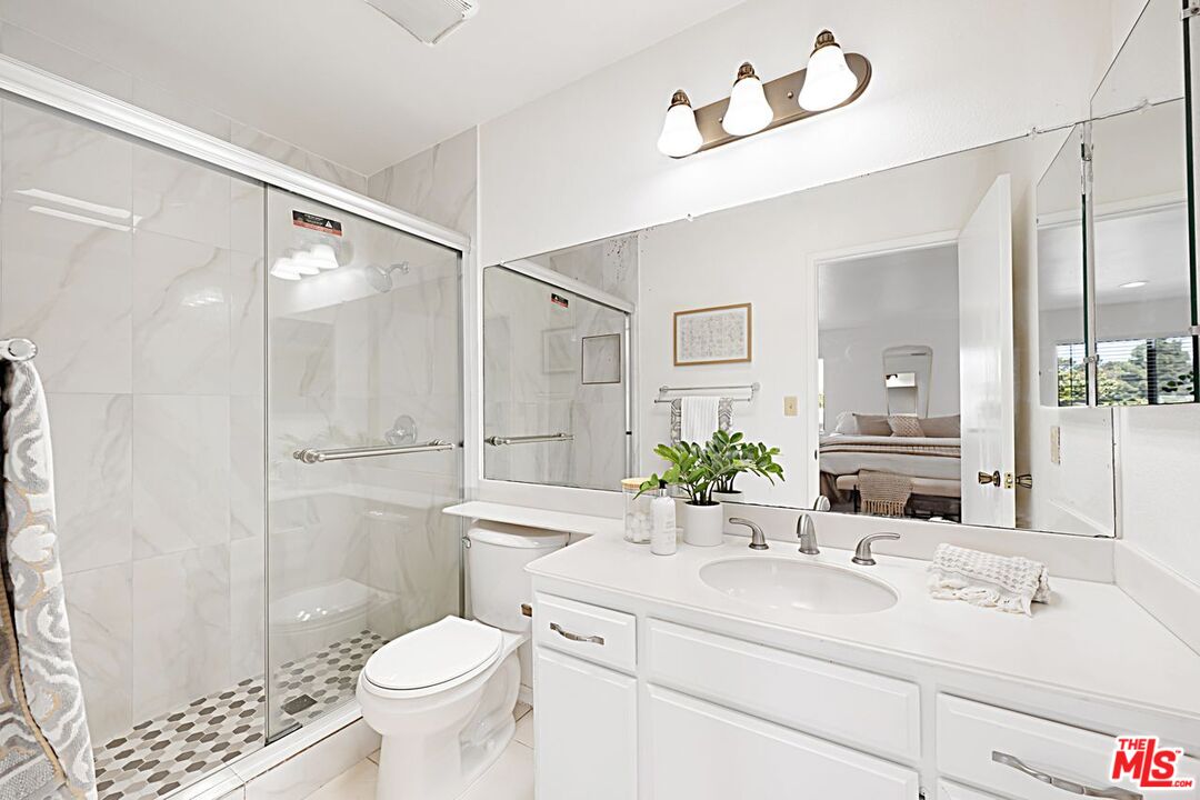 4365 Mclaughlin Ave Unit: 12