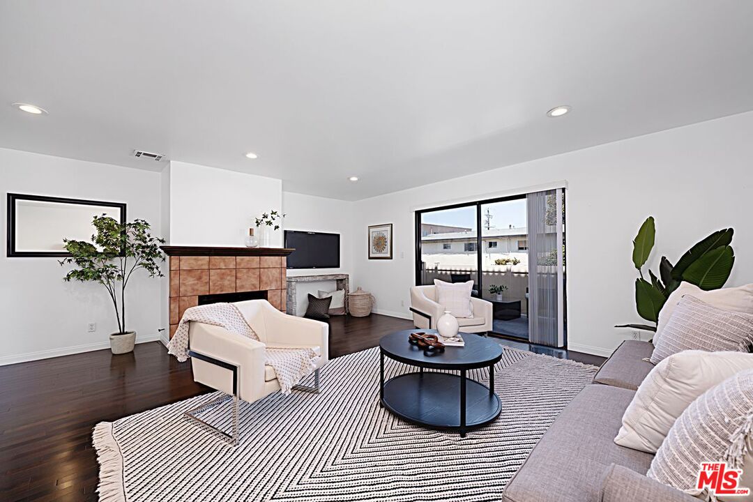 4365 Mclaughlin Ave Unit: 12