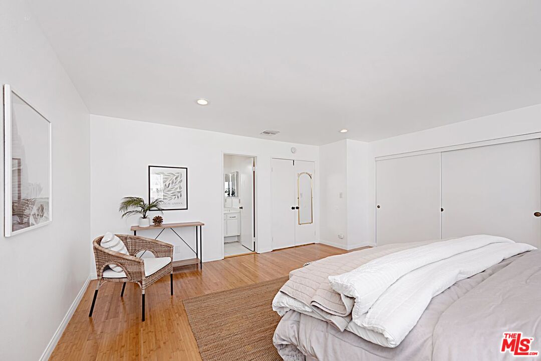 4365 Mclaughlin Ave Unit: 12