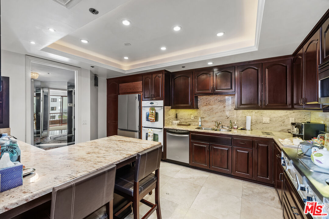 10550 Wilshire Blvd Unit: 1001