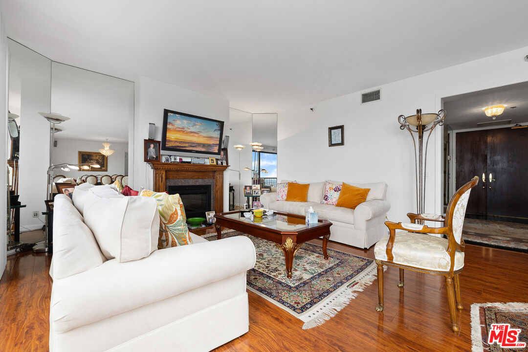 10550 Wilshire Blvd Unit: 1001