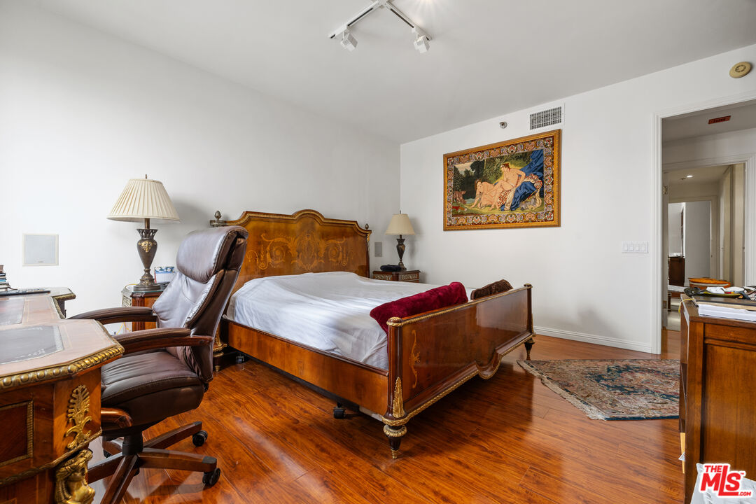 10550 Wilshire Blvd Unit: 1001