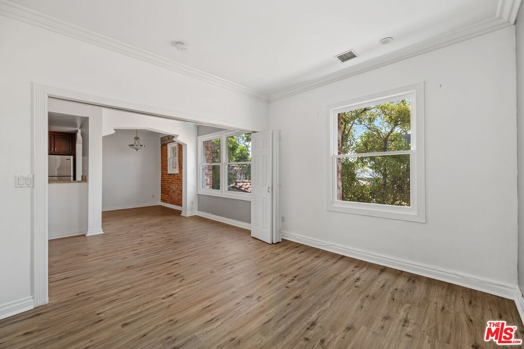 1236 N Flores St Unit: 206