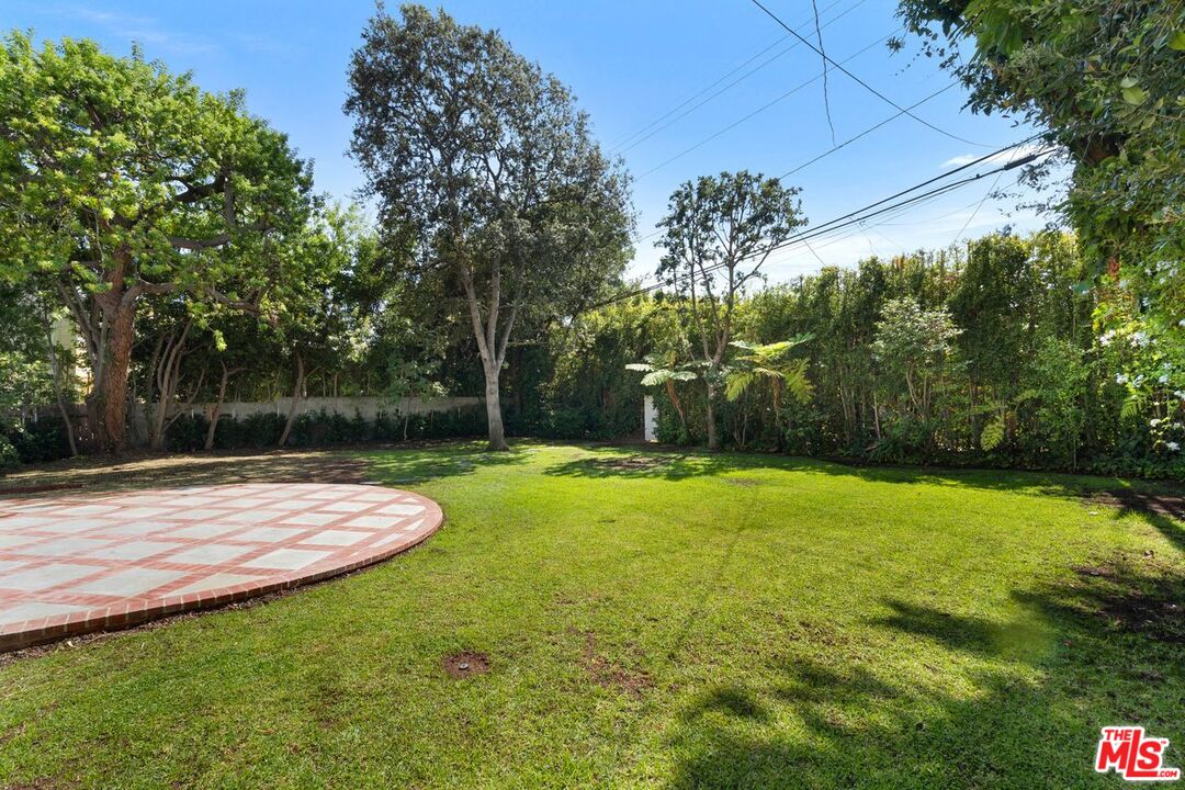 519 N Rexford Dr