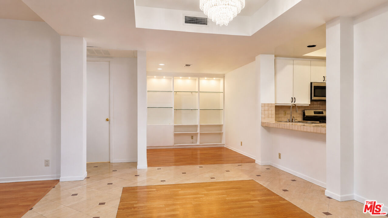 235 S TOWER DR Unit: 102