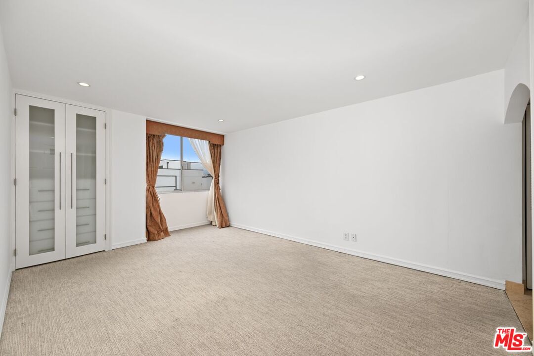 10751 WILSHIRE BLVD Unit: 1002