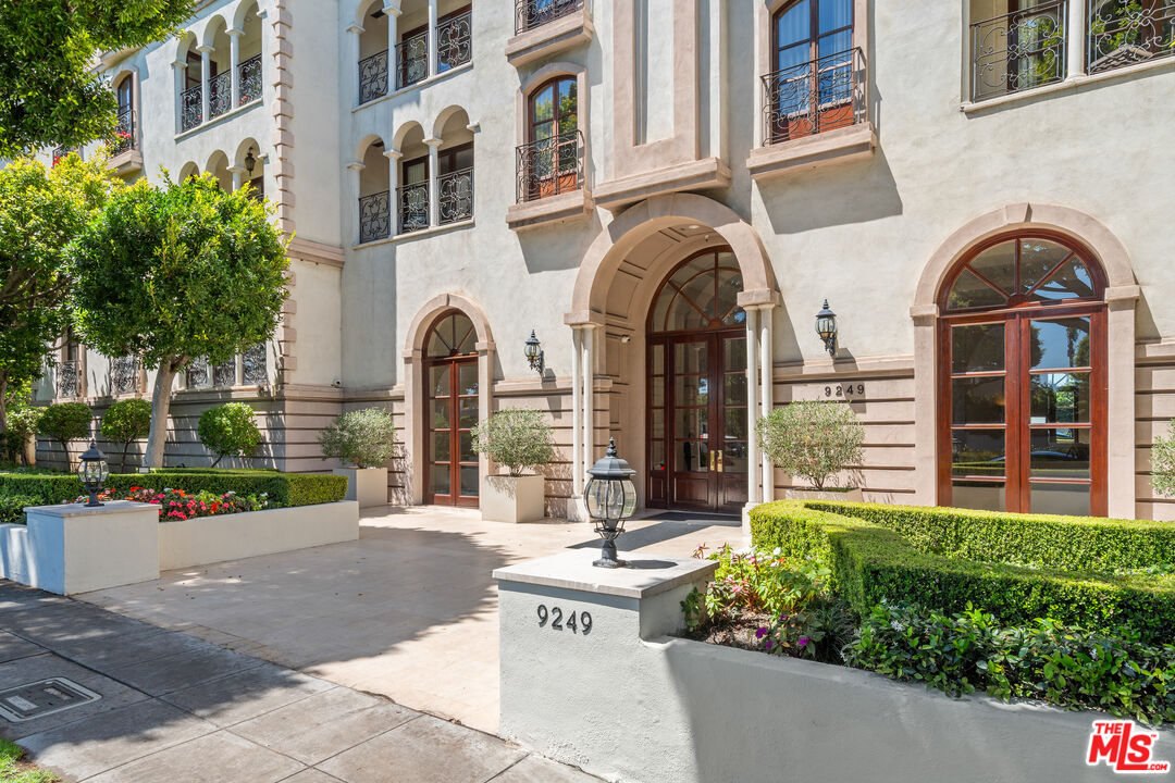 9249 Burton Way Unit: 302