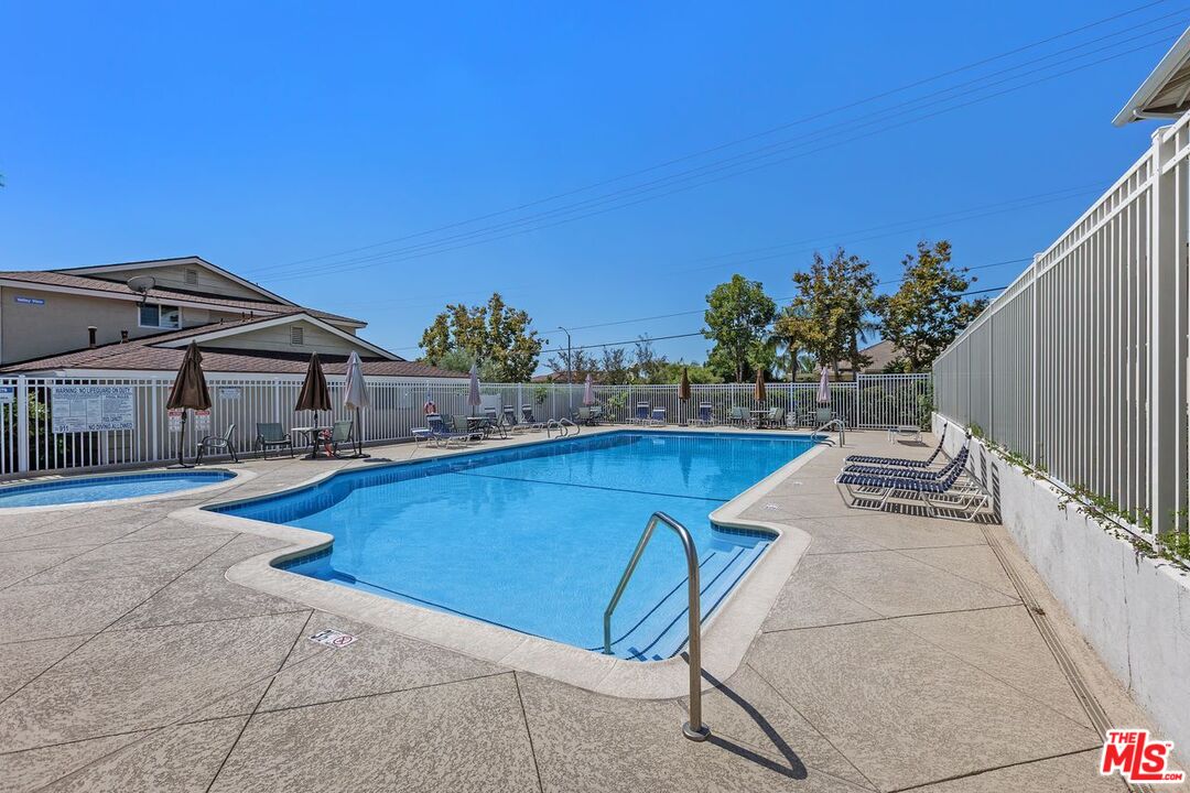 4528 Bates Dr