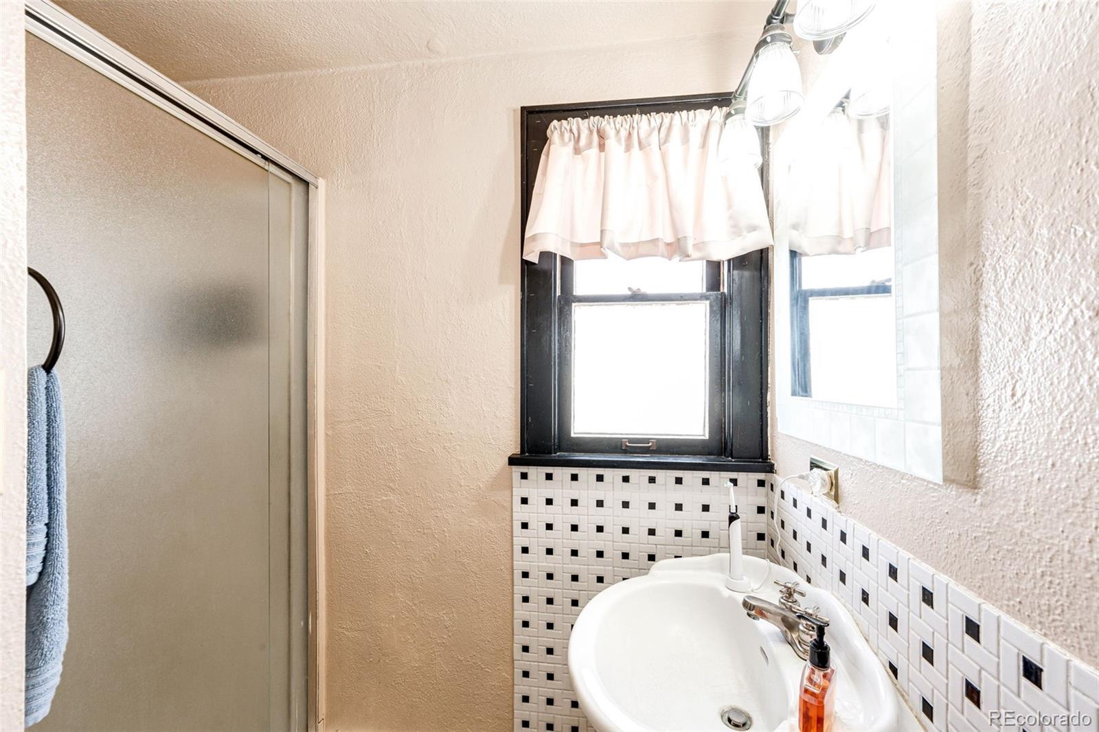 359 S Sherman Street