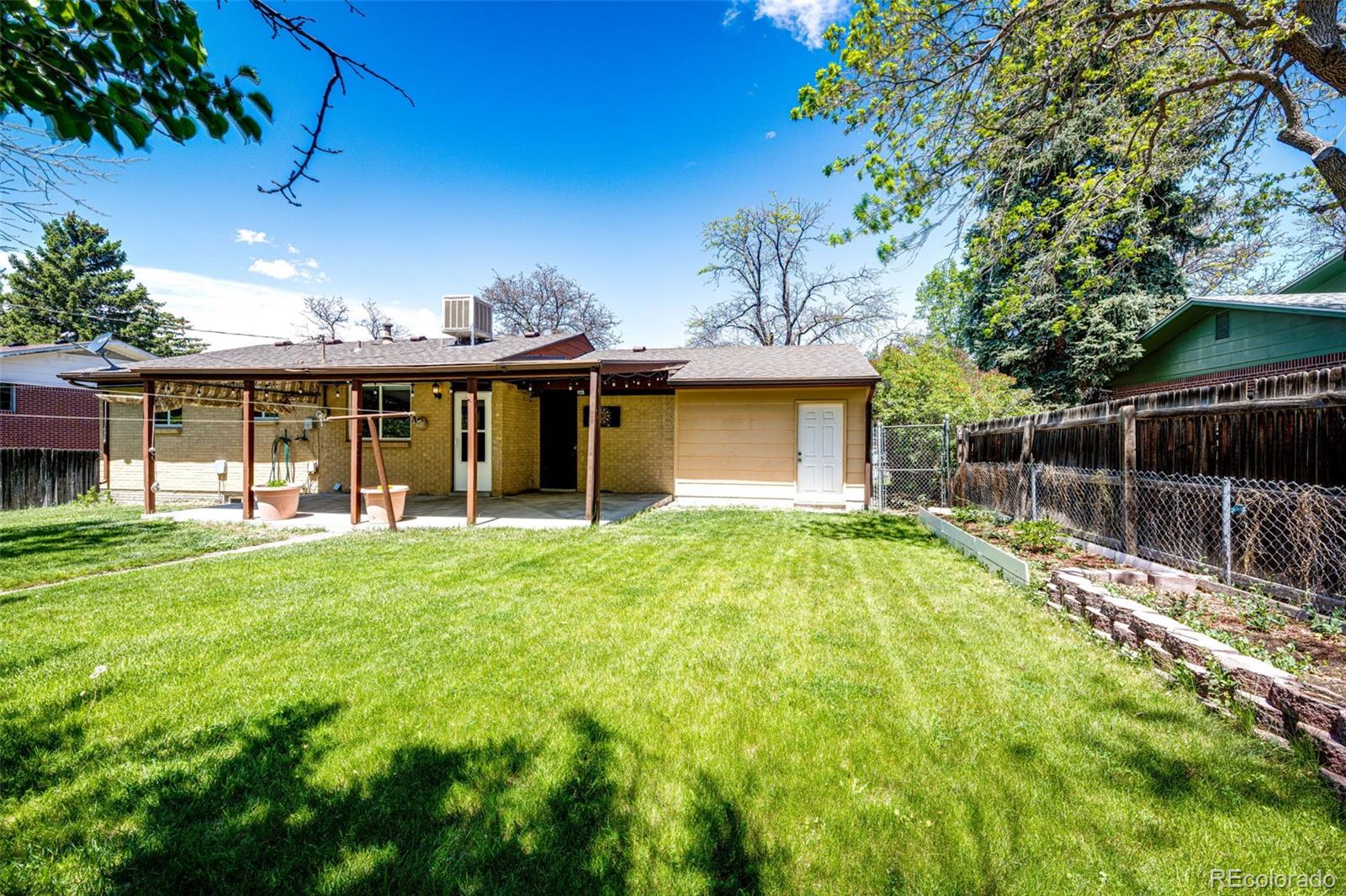 11994 E Virginia Drive