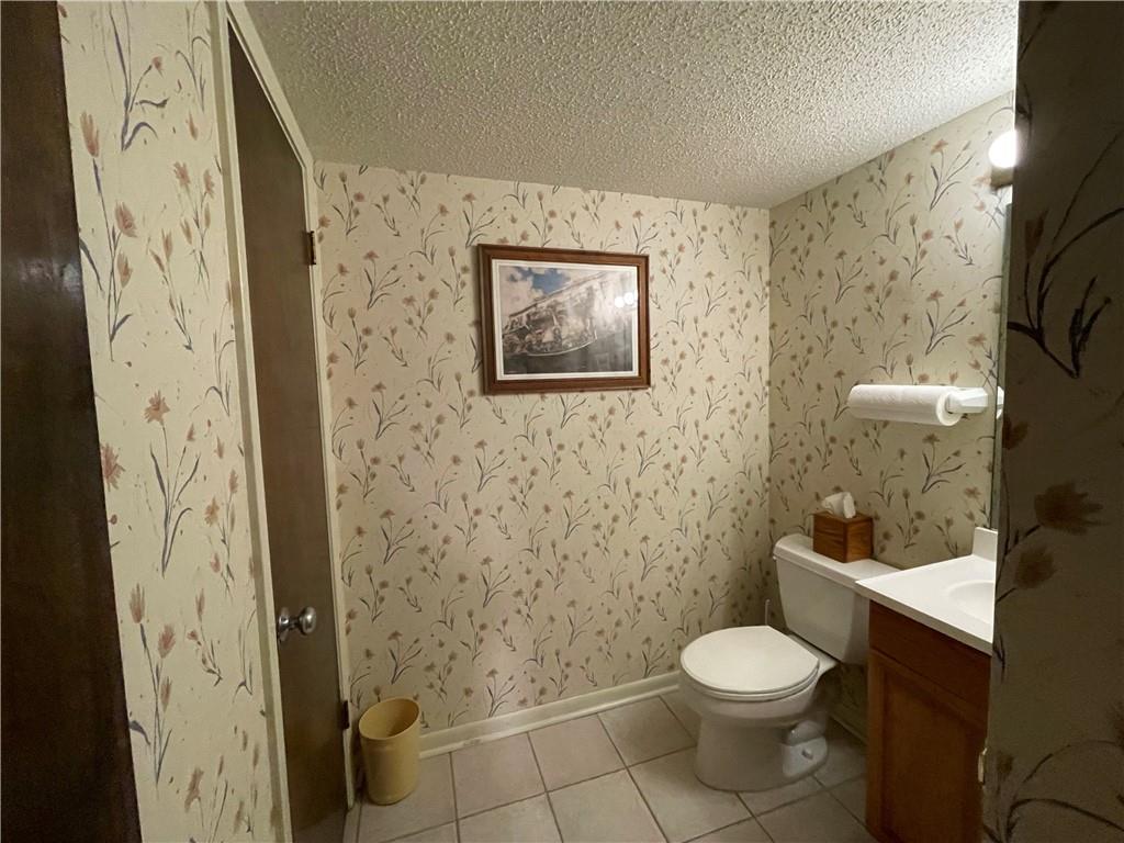 2955 RIDGELAKE Drive 208