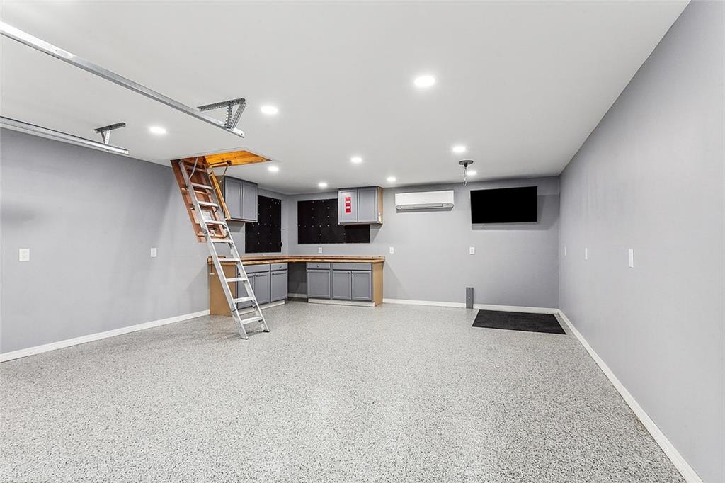 670 VICTORY Drive