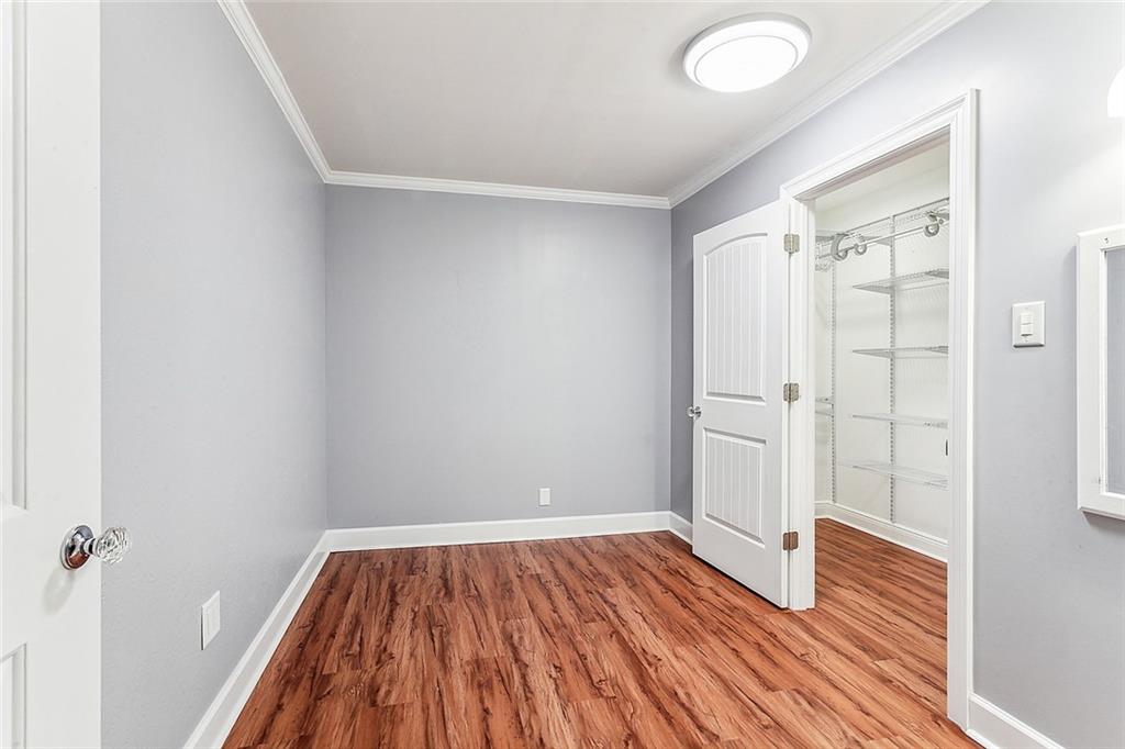 670 VICTORY Drive