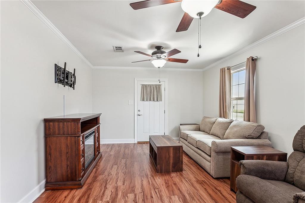 670 VICTORY Drive