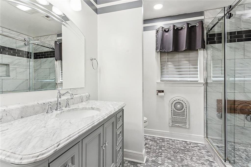 670 VICTORY Drive