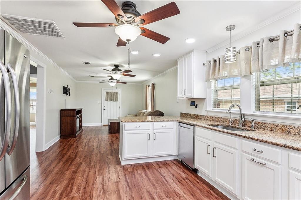 670 VICTORY Drive