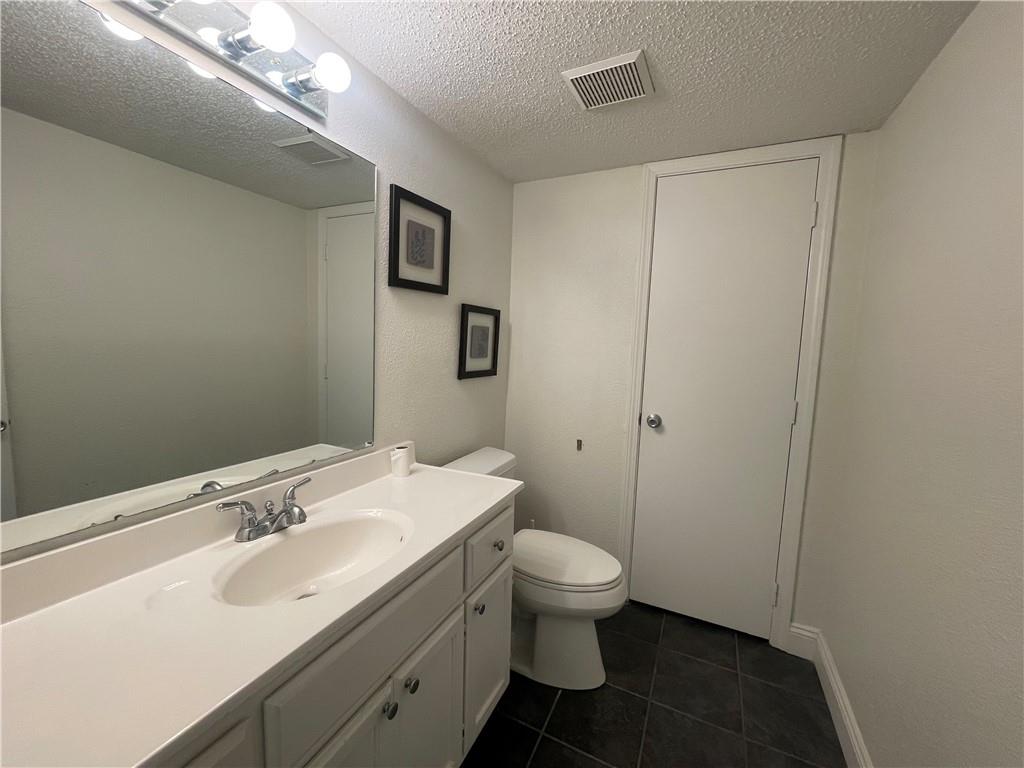 2901 RIDGELAKE Drive 113