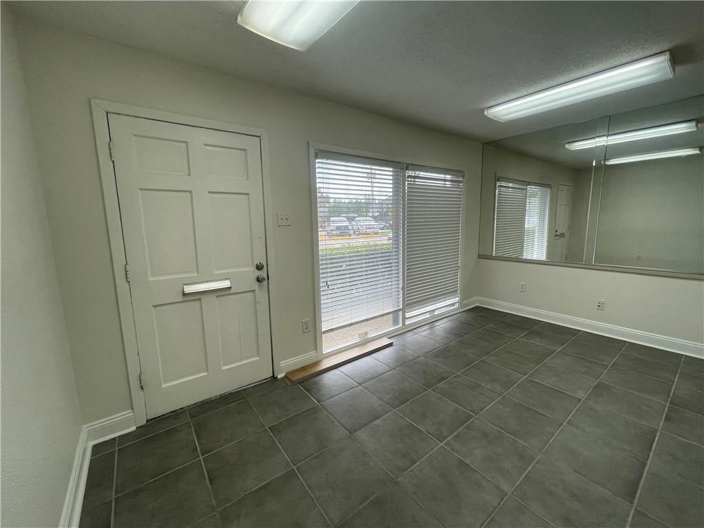 2901 RIDGELAKE Drive 113