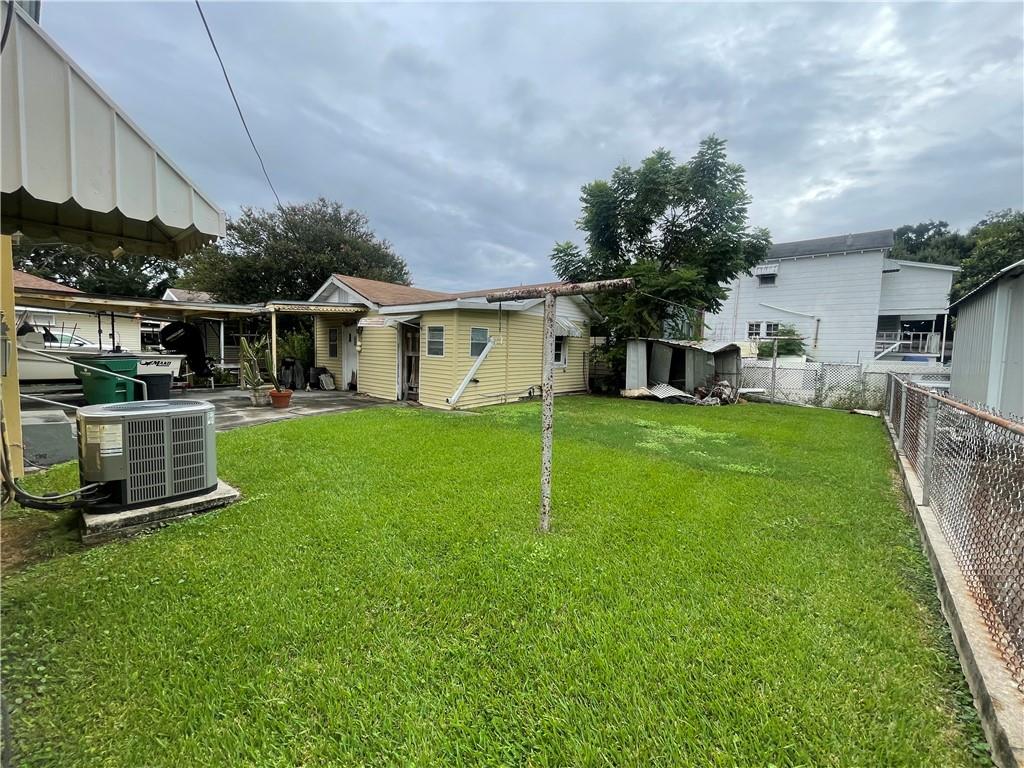 443 YETTA Street