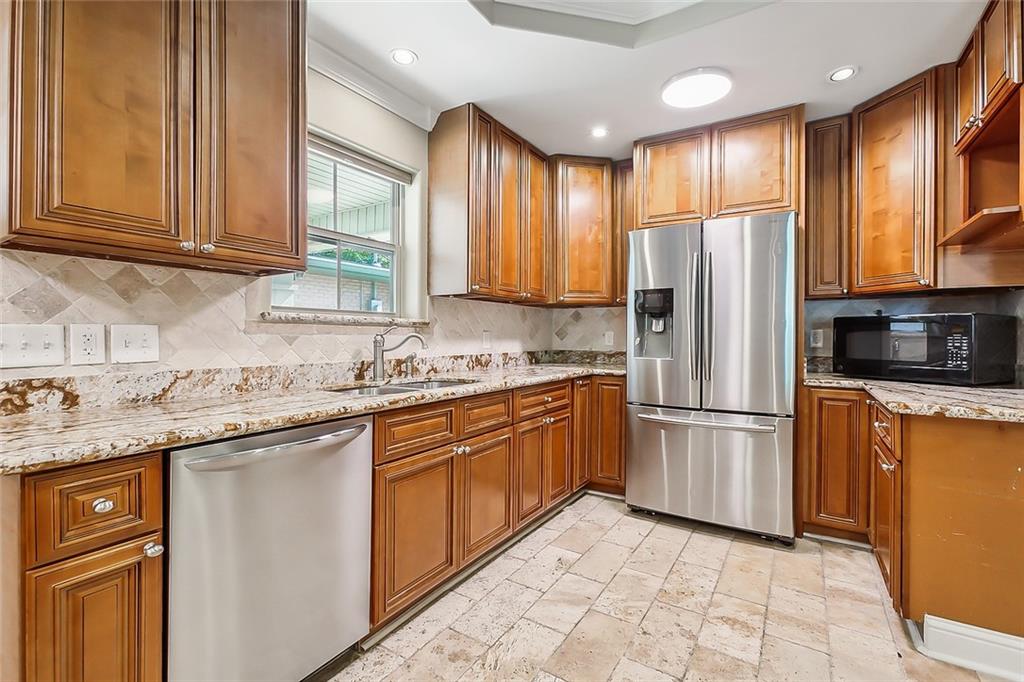 636 BEVERLY GARDEN Drive
