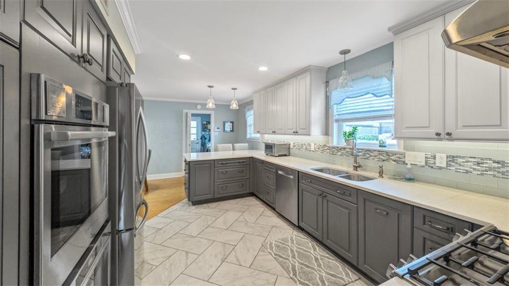 3424 CLIFFORD Drive