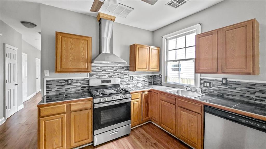5547 ROSEMARY Place
