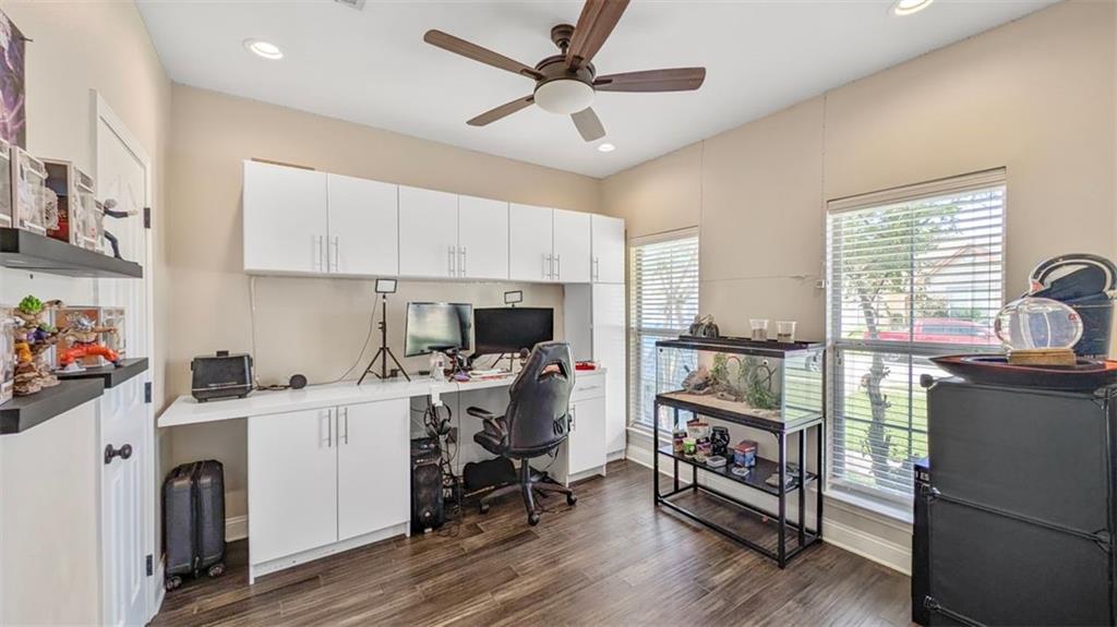 2735 VILLAGE Court