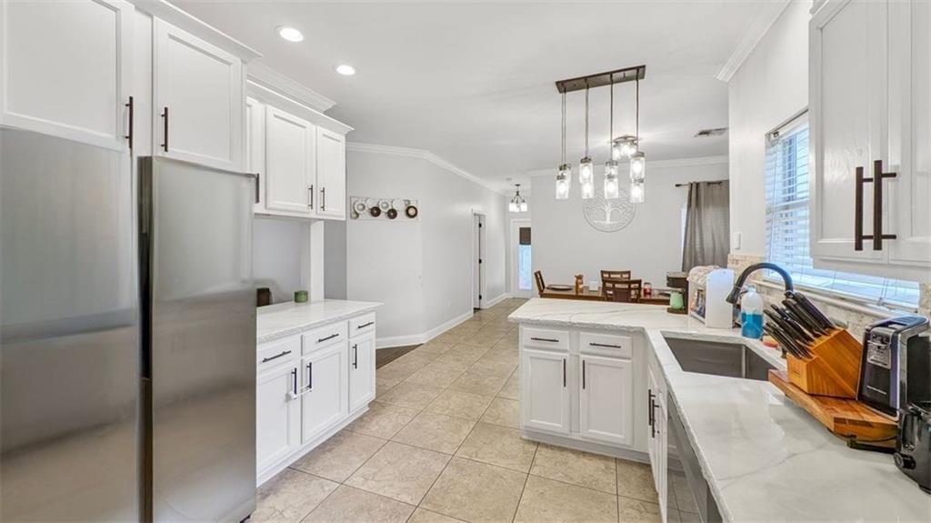 2735 VILLAGE Court