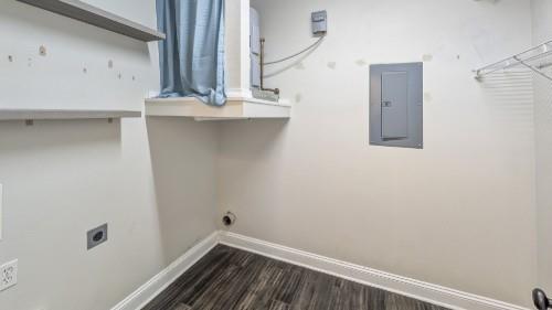 2735 VILLAGE Court