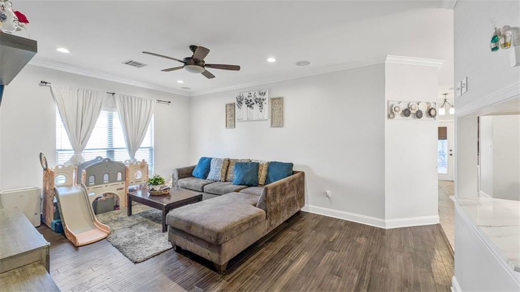 2735 VILLAGE Court