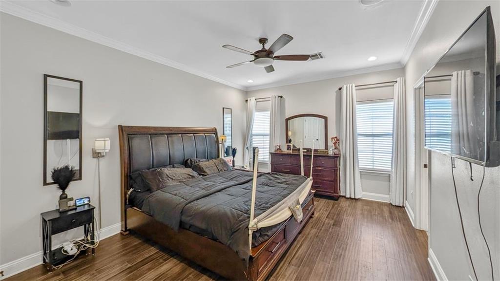 2735 VILLAGE Court