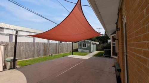 904 LYNNETTE Drive