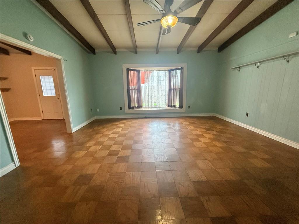 904 LYNNETTE Drive