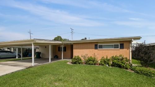 904 LYNNETTE Drive