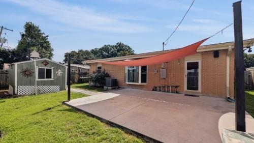 904 LYNNETTE Drive