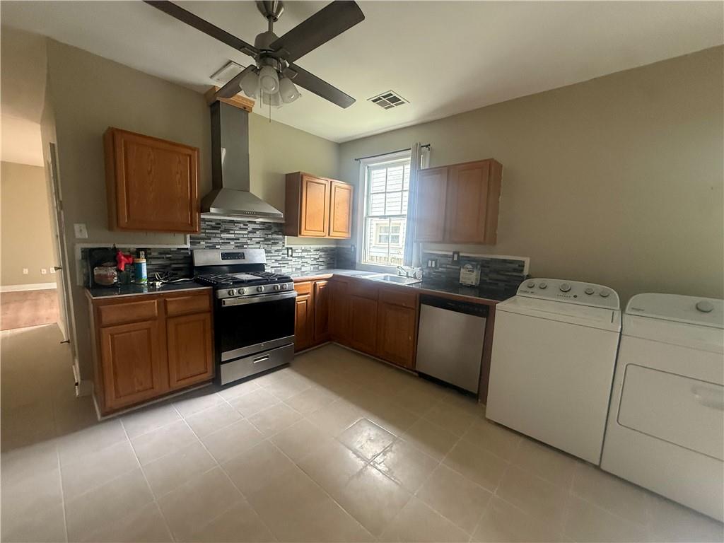 5547 ROSEMARY Place