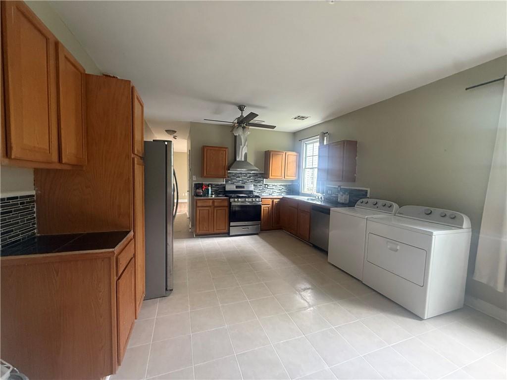 5547 ROSEMARY Place