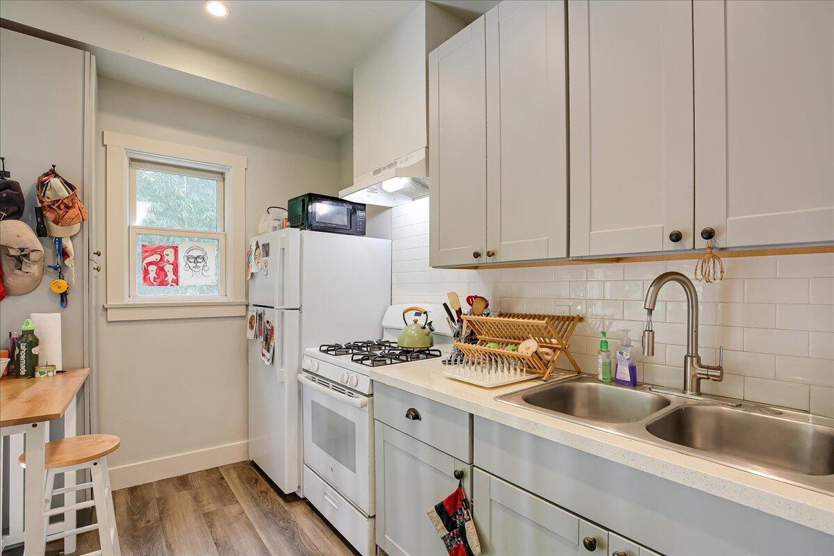327 W Figueroa Street A & B