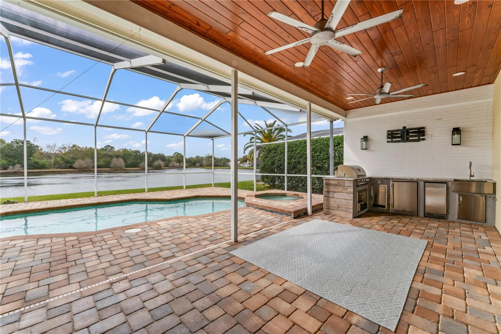 9108 WOODBAY DR
