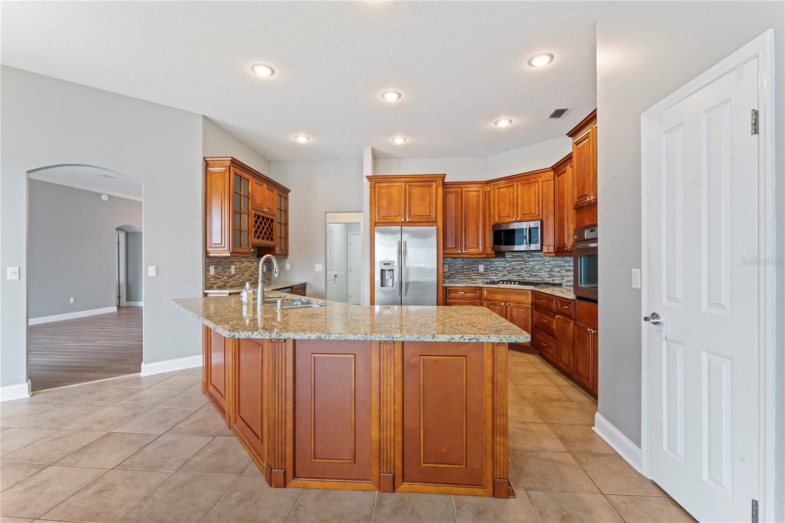 9108 WOODBAY DR