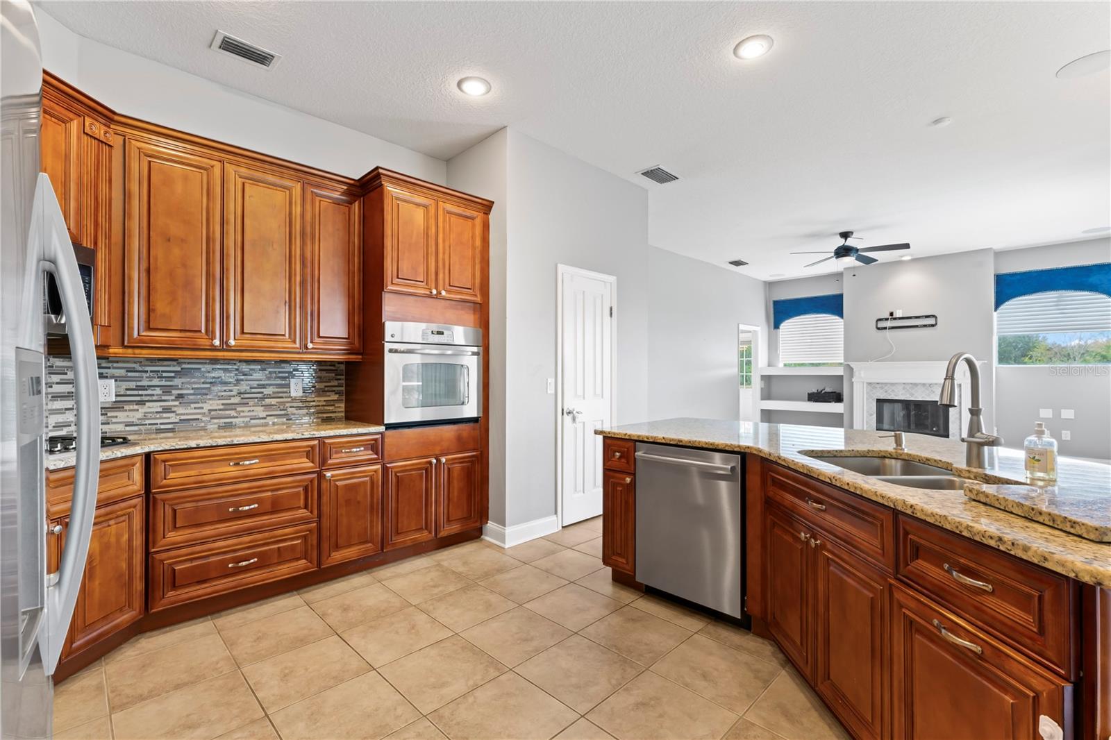 9108 WOODBAY DR