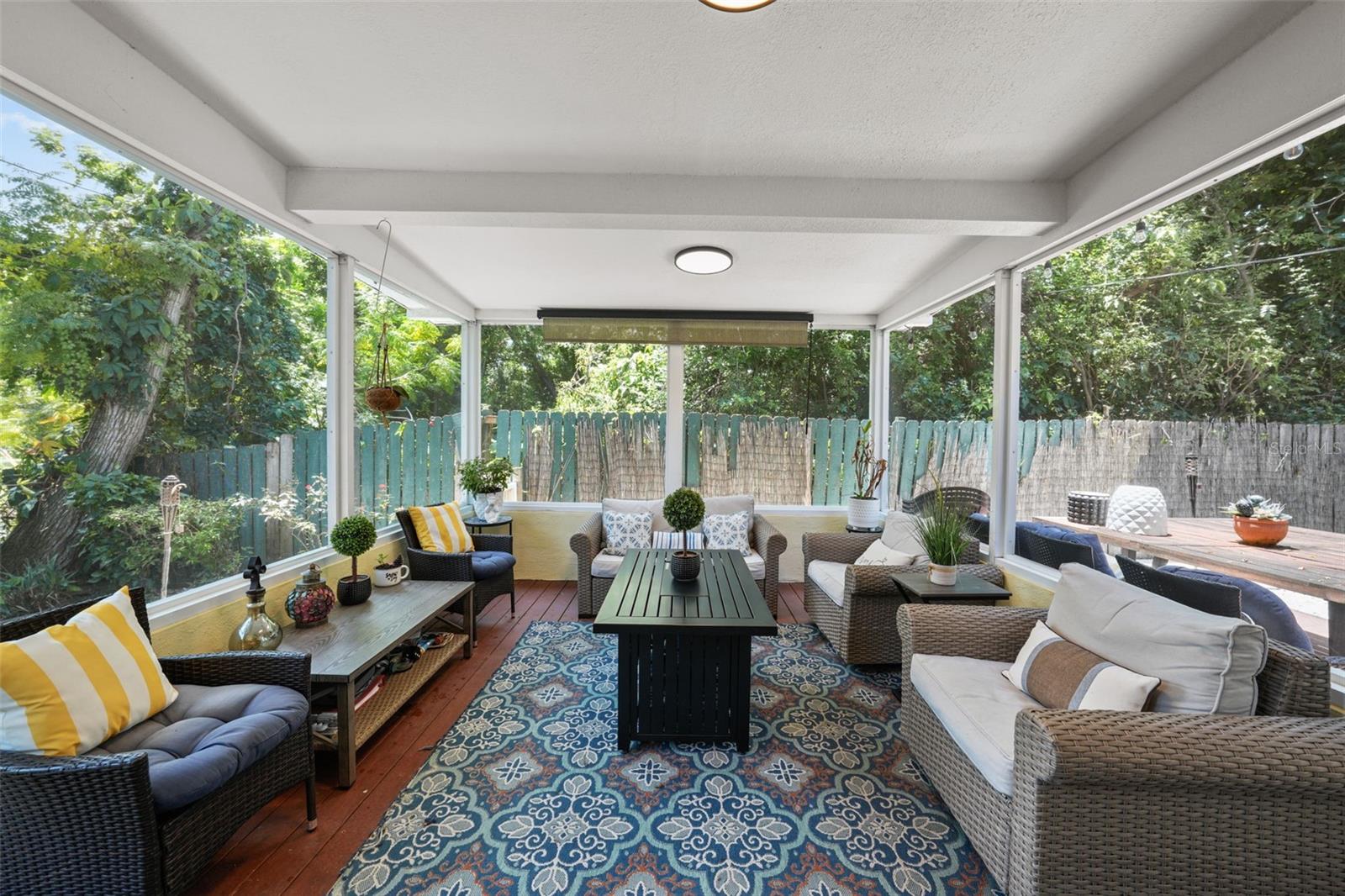 1885 PALM DR